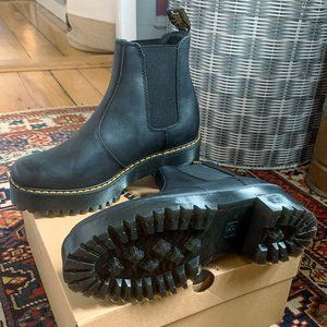 ROMETTY WYOMING LEATHER PLATFORM CHELSEA BOOTS, Size US 9, EU 41